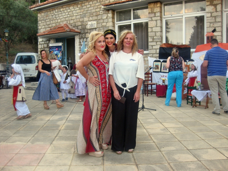 paradosiakos gamos 04