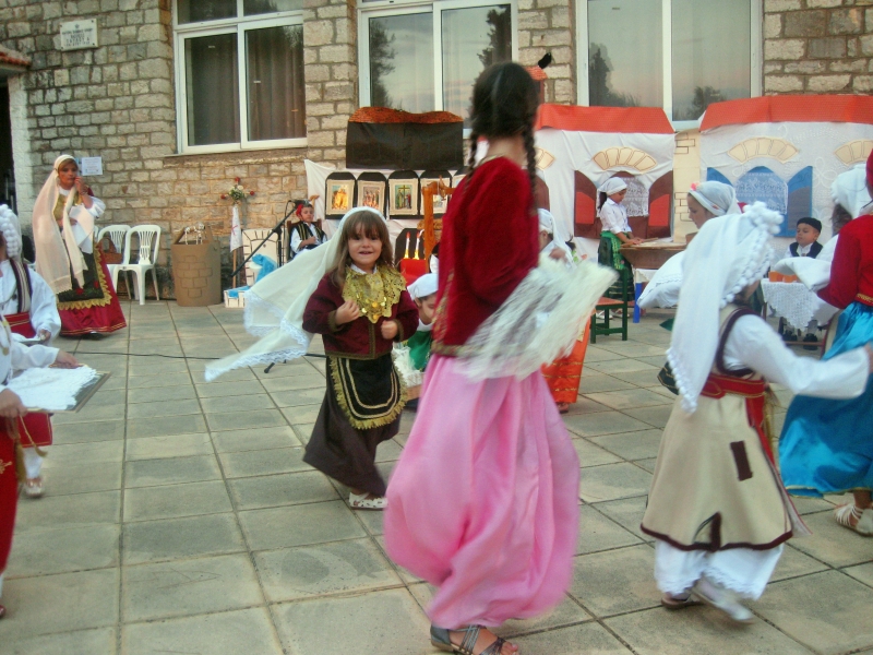 paradosiakos gamos 27