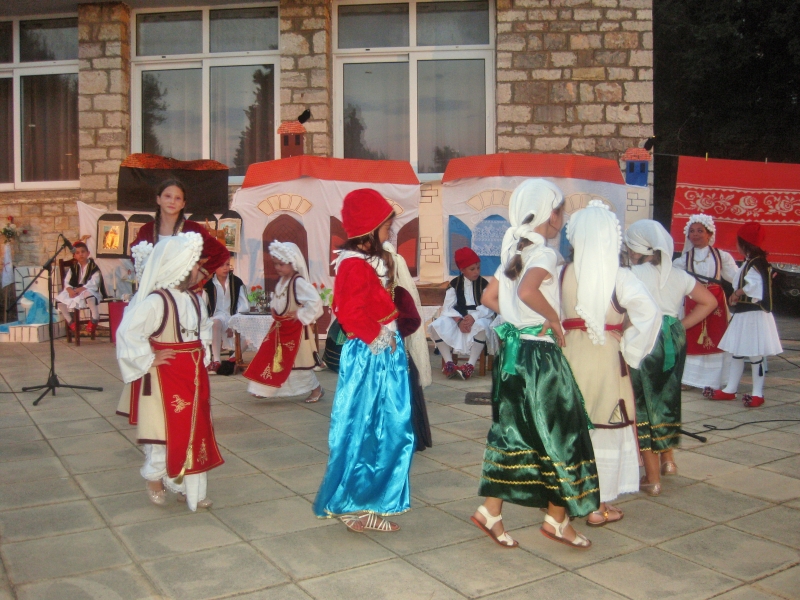 paradosiakos gamos 34