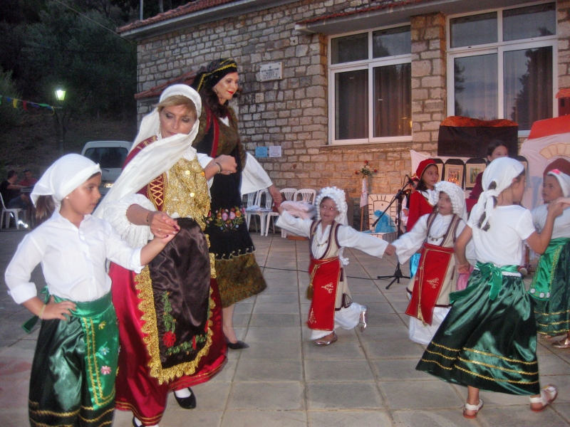 paradosiakos gamos 39