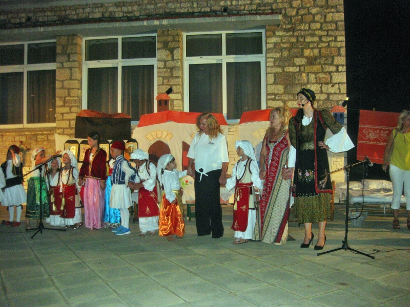 paradosiakos gamos 58