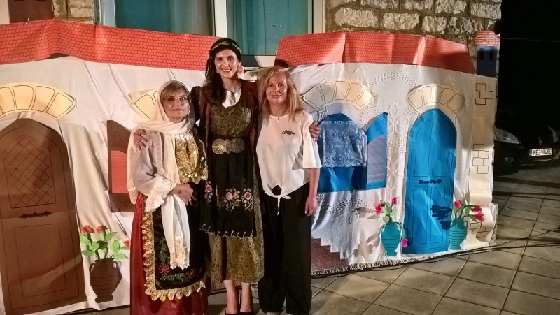 paradosiakos gamos 79