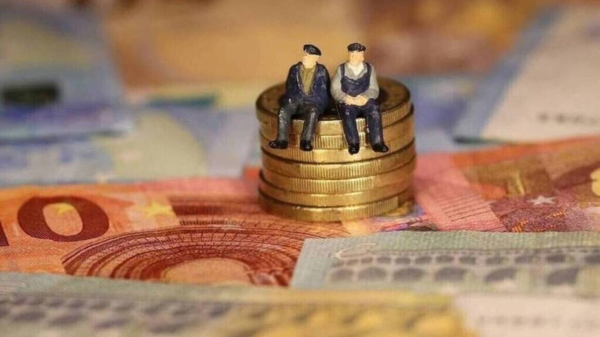 Με ποιον τρόπο θα συνταξιοδοτούνται οι ελεύθεροι επαγγελματίες και οι αγρότες με οφειλές στον ΕΦΚΑ