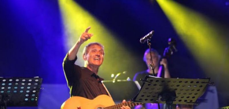 Η φωνή του Γιώργου Νταλάρα «σκέπασε» την Αμφιλοχία (ΔΕΙΤΕ ΦΩΤΟ)