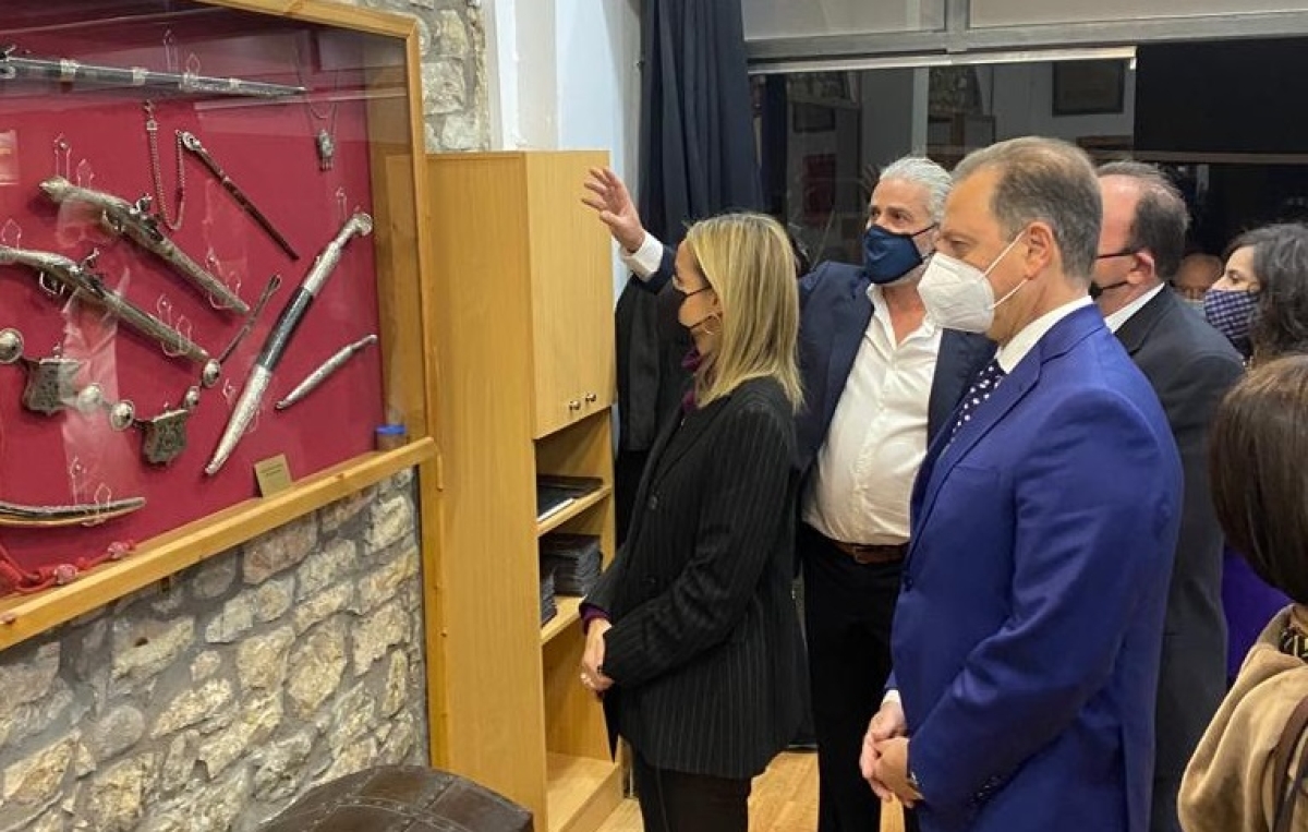 Παρουσία του ΥΠΑΑΤ τα εγκαίνια της έκθεσης του Συλλόγου &quot;Λιάρος&quot;