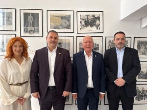 Στην Κύπρο ο απόηχος της Εξόδου του Μεσολογγίου. Επετειακό γραμματόσημο παρουσίασαν τα Κυπριακά Ταχυδρομεία στον αδελφοποιημένο Δήμο Μόρφου