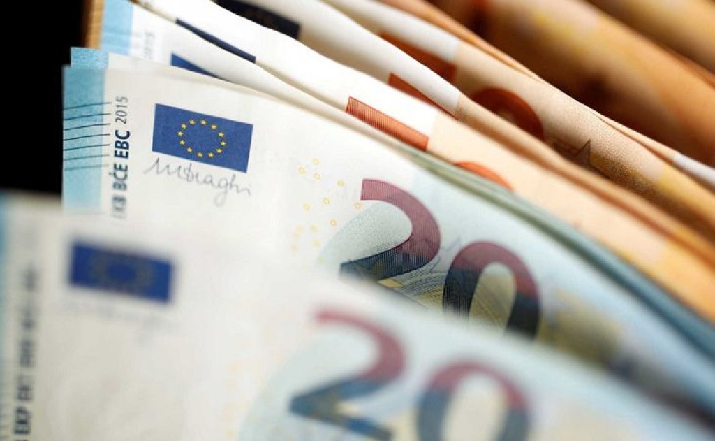 Αναδρομικό επίδομα μητρότητας σε εργαζόμενες μητέρες σε τέως ΔΕΚΟ, τράπεζες, ΜΜΕ