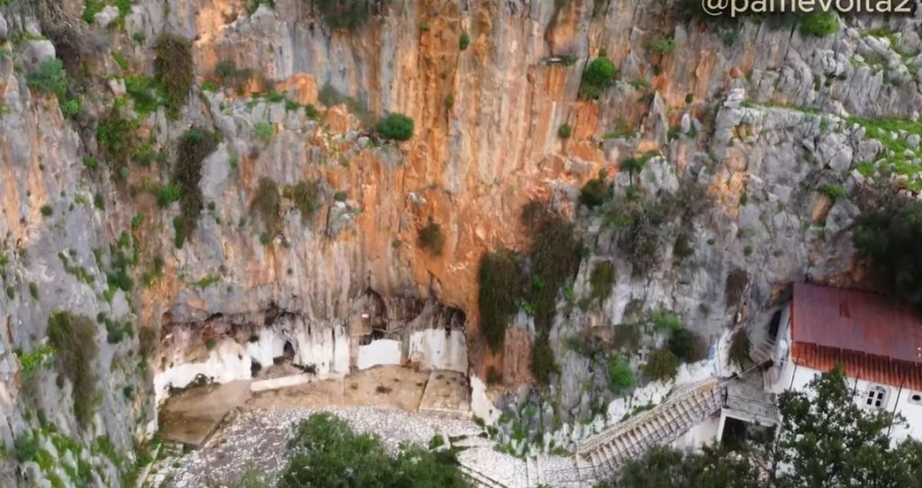 Παναγιά του Βάλτου μέσα σε σπηλιά στο Βαλτί Αστακού