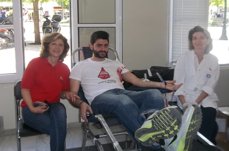 Εθελοντική αιμοδοσία στο Παπαστράτειο Μέγαρο