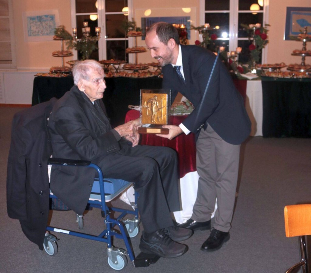 Η Γυμναστική Εταιρεία Αγρινίου έκοψε την πίτα και βράβευσε τον Γιώργο Κοτρώνη