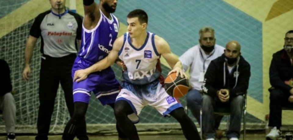 Αφήνει το Μεσολόγγι ο Αγραβάνης