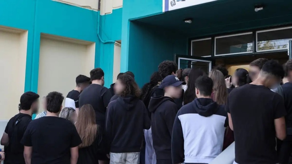 Από Δευτέρα οι εγγραφές και μετεγγραφές για ΓΕΛ και ΕΠΑΛ