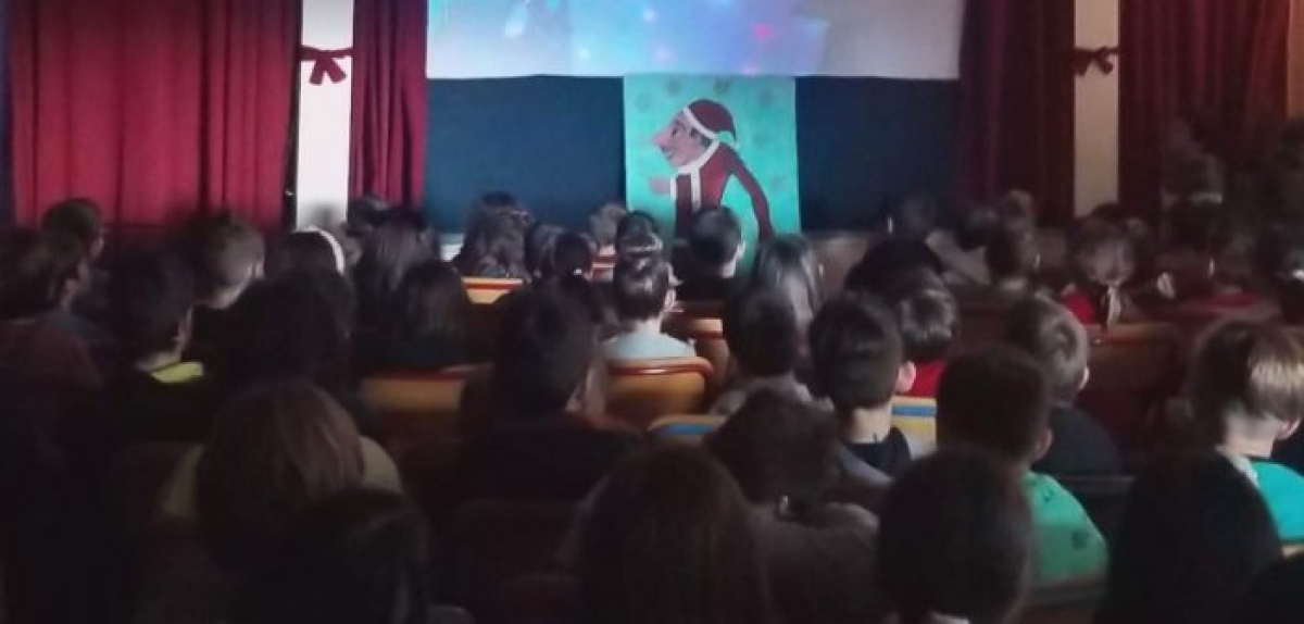 “Το xριστουγεννιάτικο όνειρο του Καραγκιόζη” στο 1ο Δημοτικό Σχολείο Αγίου Κωνσταντίνου