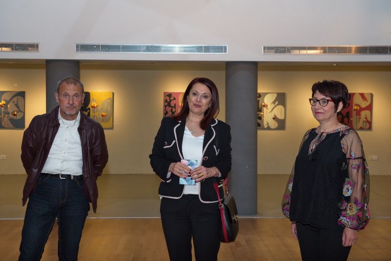 Σε εξέλιξη τη έκθεση ζωγραφικής «Παράλληλη Αναζήτηση» της Μελανίας Κοσμοπούλου στην Παλαιά Δημοτική Αγορά Αγρινίου