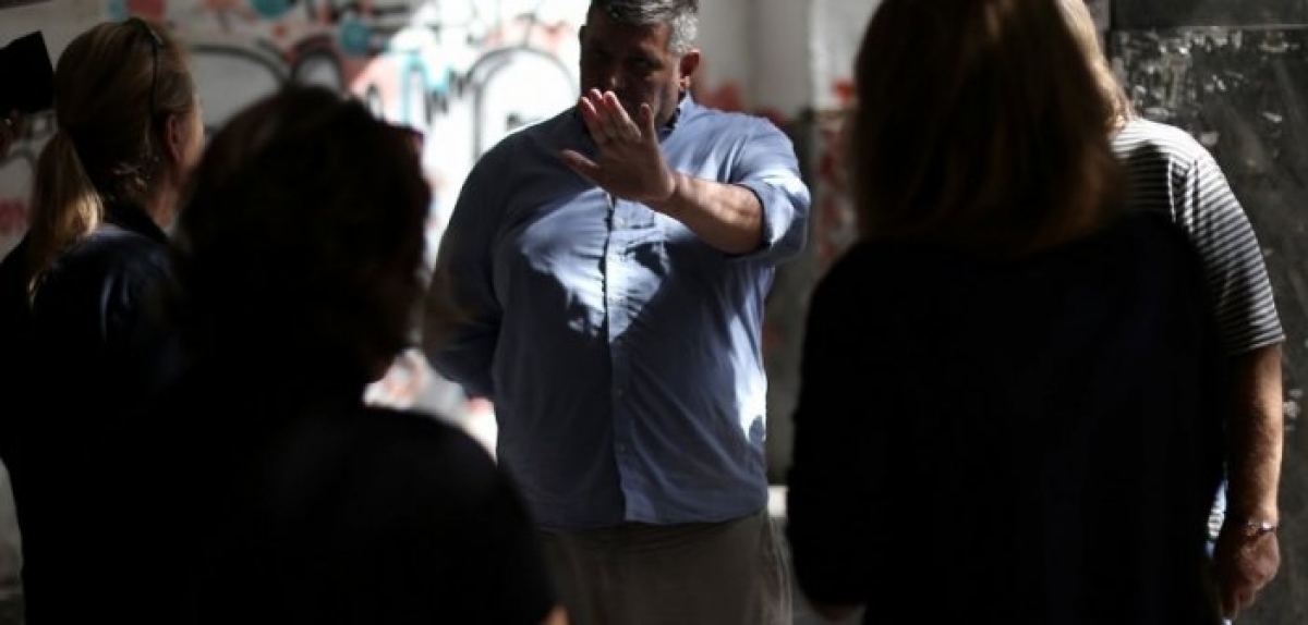 Επίδομα 534 ευρώ: Τι προβλέπουν τα μέτρα στήριξης για ξεναγούς και τουριστικούς συνοδούς