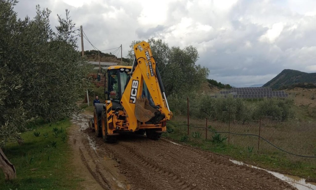 Δήμος Αγρινίου: Άμεσες παρεμβάσεις σε αγροτικούς δρόμους μετά τις έντονες βροχοπτώσεις