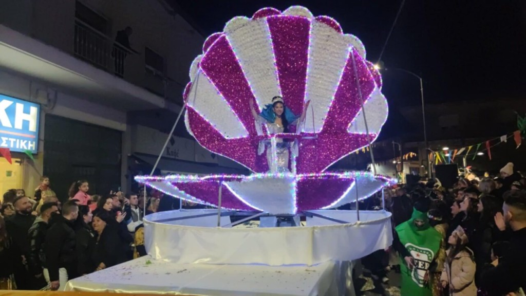 Παναιτώλιο: Ξεφάντωμα χωρίς όρια στο 4ο Παναιτωλιώτικο Καρναβάλι – Εκρηκτική η βασίλισσα Ηλιοστάλακτη Φαρμάκη