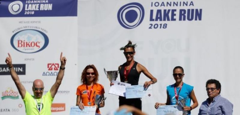 Ο Χαρίλαος Τρικούπης συγχαίρει την Παρασκευή Χασάνου (ΔΕΙΤΕ ΦΩΤΟ)