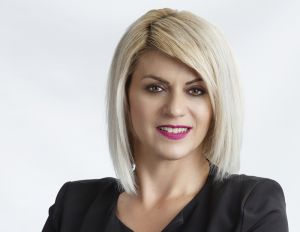 Δυναμικά και &quot;ακάθεκτα&quot; συνεχίζει τις περιοδείες της η Αφροδίτη Μπουμπούλη