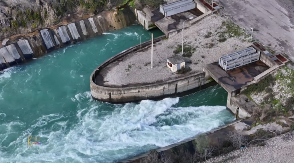 Χειμώνας 2025-2026, η τεχνητή λίμνη Καστρακίου ξεπέρασε το 100% της πληρότητας της σύμφωνα με τον ΑΔΜΗΕ