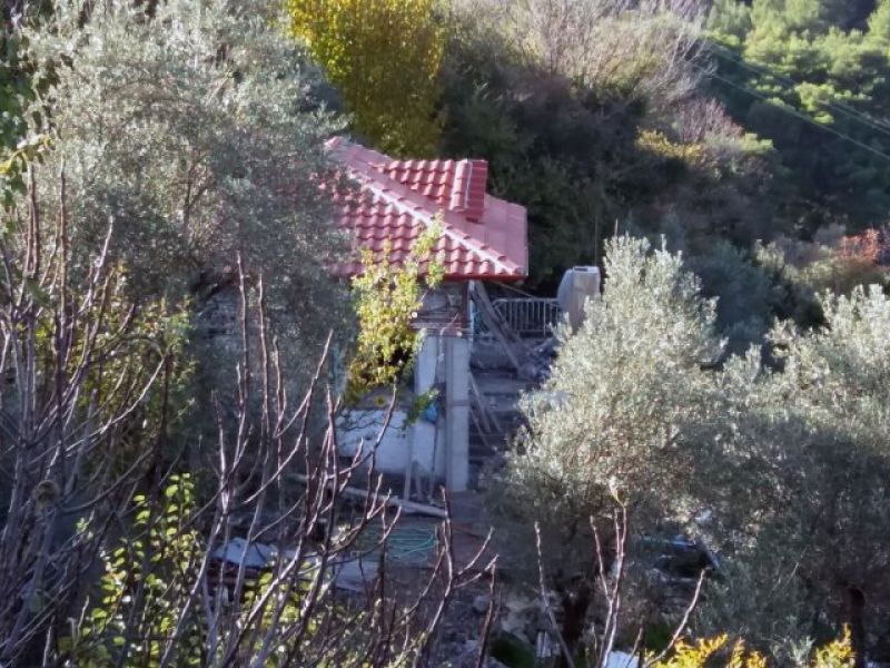 Το εντυπωσιακό ιστορικό χωριό Ψηλόβραχος Τριχωνίδας με την καταπληκτική θέα (video)