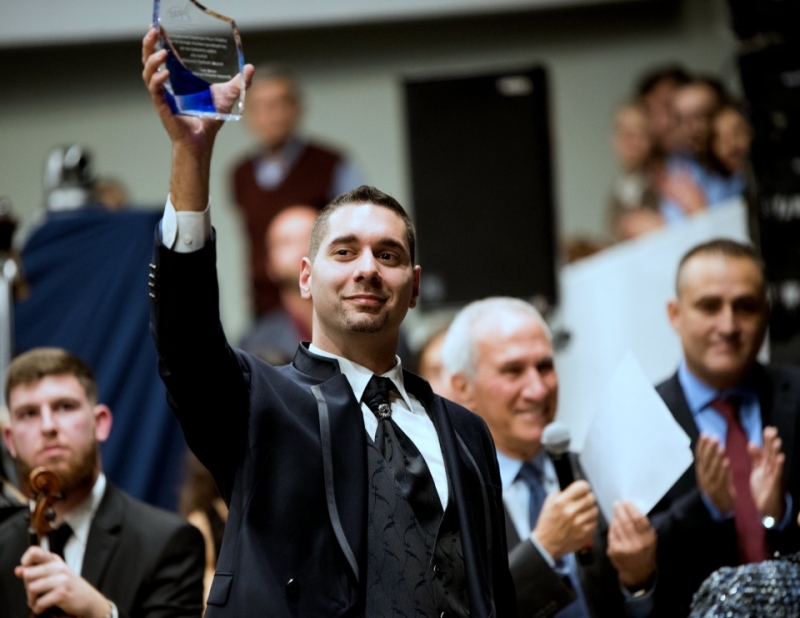Αφιέρωμα στον Μαέστρο της ΣΟΝΕ Ευάγγελο Αραμπατζή