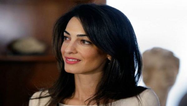 Δείτε πως πρέπει να συμπεριφέρεται μια σικάτη γυναίκα [φωτό]