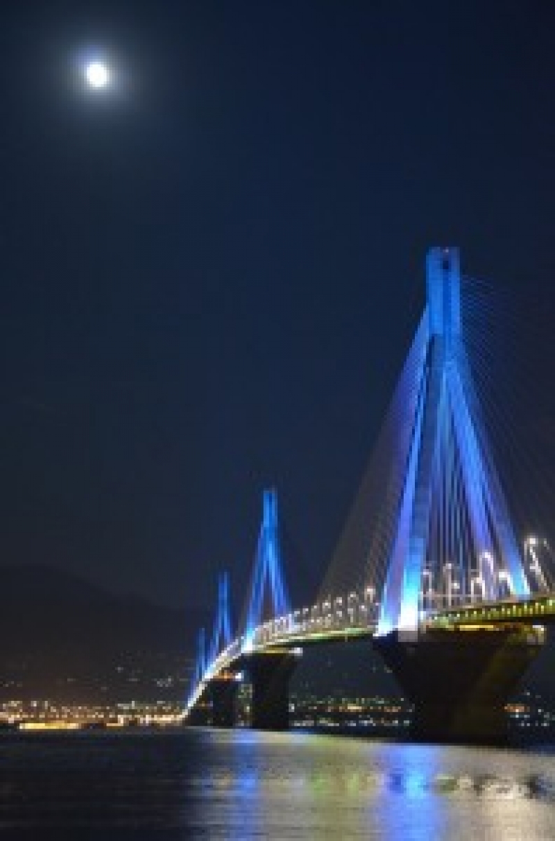 Ταυτόχρονη φωταγώγηση κάστρων και Γέφυρας κατά την αποψινή πανσέληνο