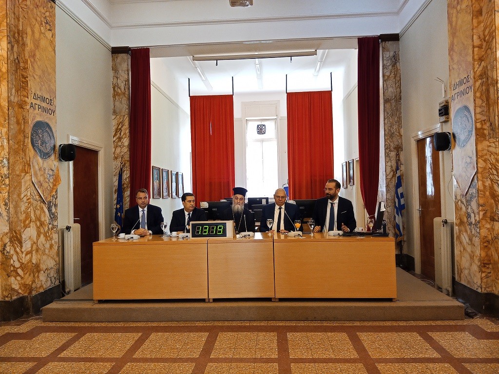 Δεν πήγε η αντιπολίτευση στη δεξίωση, στηλίτευσε την απουσία ο δήμαρχος Αγρινίου