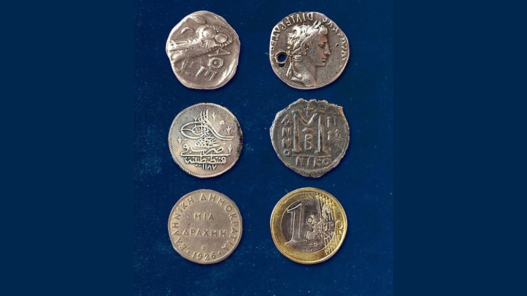 Η «Διέξοδος» ανοίγει την αυλαία των φθινοπωρινών της εκδηλώσεων με την έκθεση του συλλέκτη Θεόδωρου Μυλωνά «Το νόμισμα από την αρχαία Ελλάδα στο σήμερα» (Σαβ 4 - Παρ 26/10/2025)