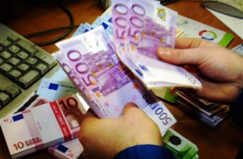 Ανοίγουν λογαριασμούς τραπεζών και αρπάζουν καταθέσεις – 211.021 κατασχέσεις έγιναν το 2017