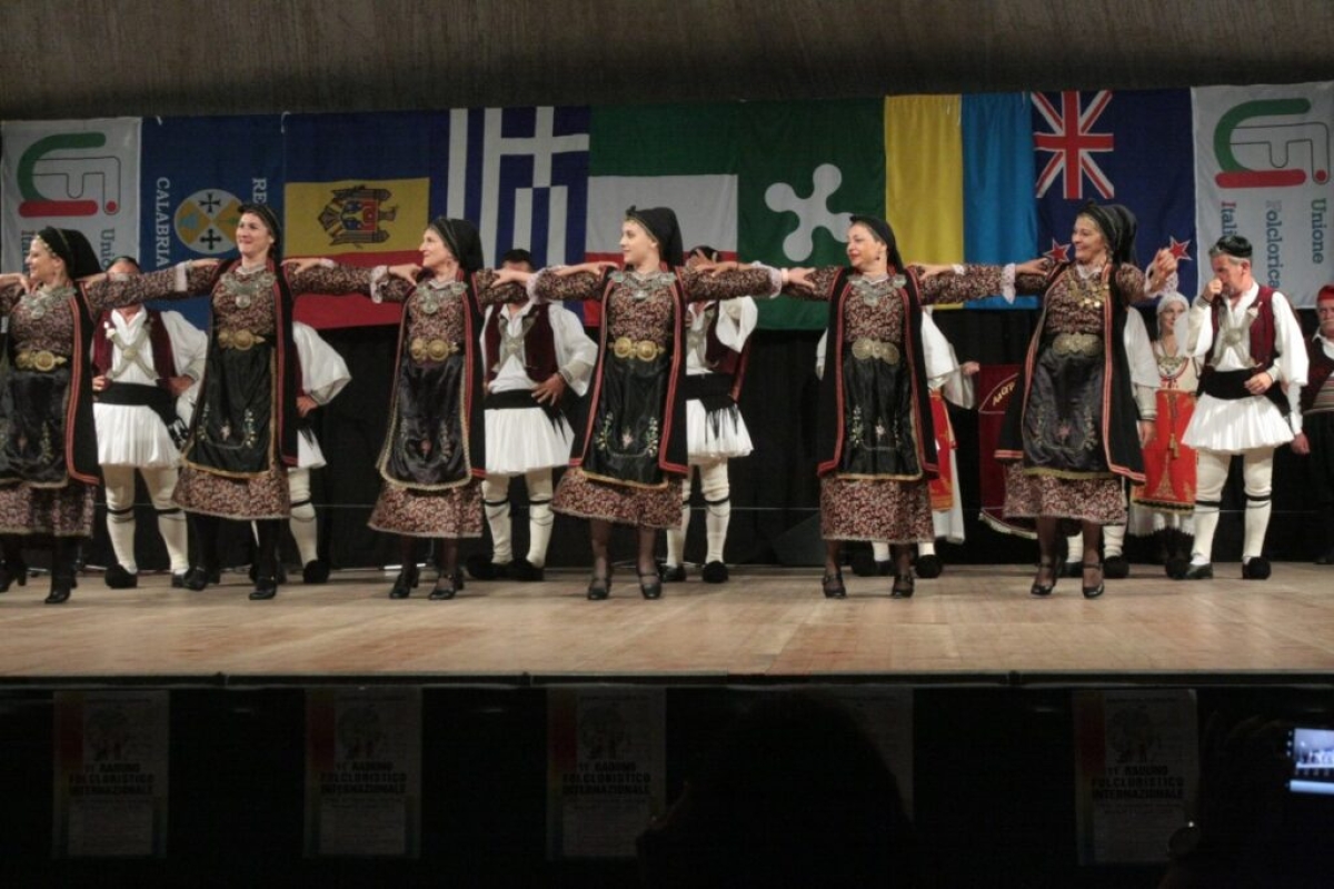 Οι «Μερακλήδες» του Αγρινίου χόρεψαν στην Ιταλία και κέρδισαν τις εντυπώσεις