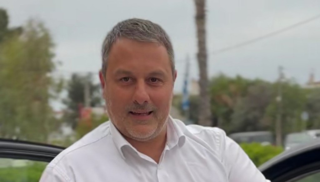 Με τόσες πίκρες… στο Μεσολόγγι, χρειάζονταν τα σοκολατάκια στο Δημοτικό Συμβούλιο