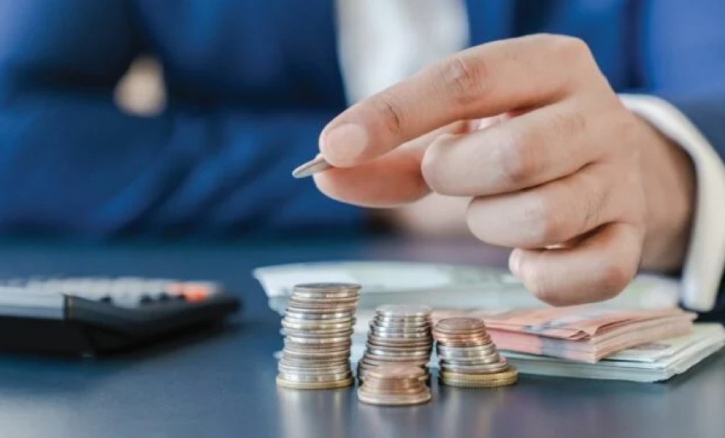 Ανοίγει η βεντάλια των φοροελαφρύνσεων για τους επαγγελματίες