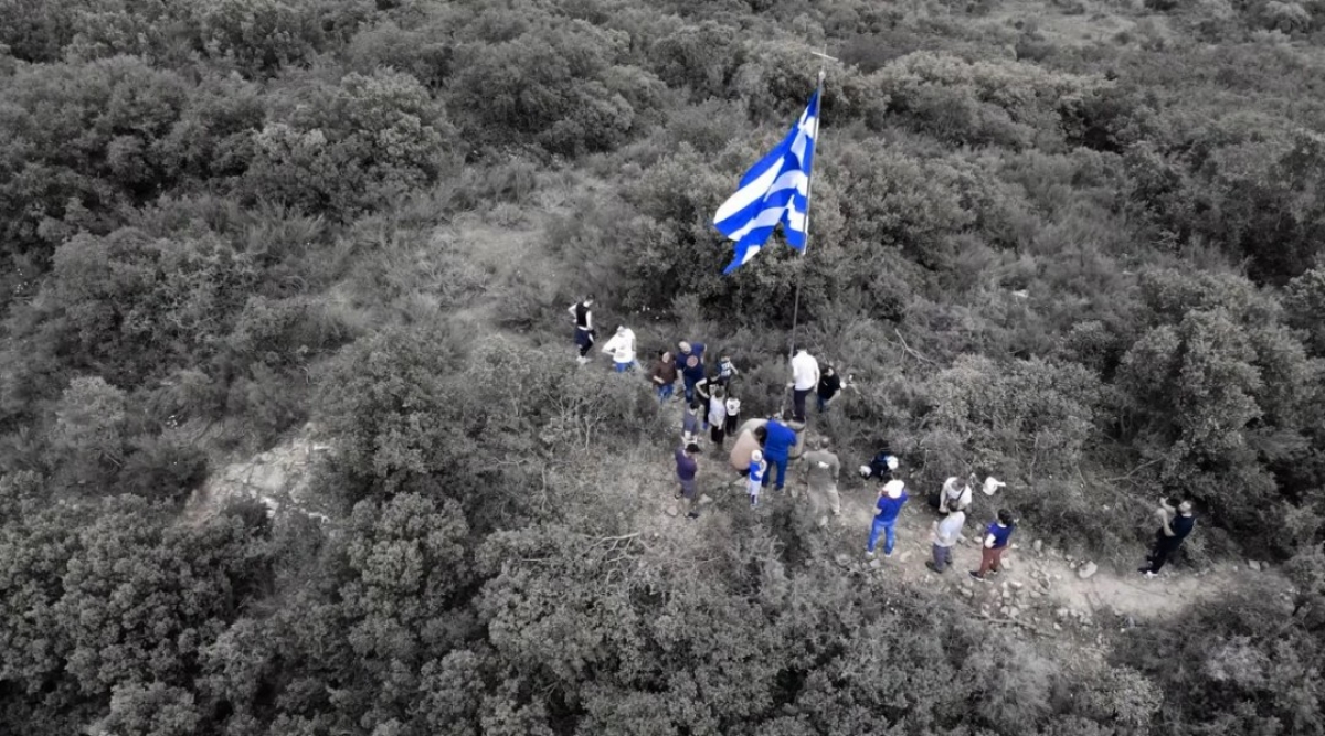 Η γαλανόλευκη που κυματίζει περήφανη στη Σπολάιτα! (βίντεο)
