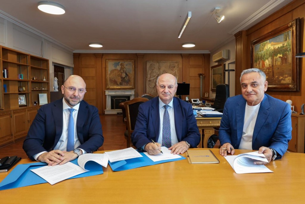 ΥΠΑΑΤ: Υπεγράφη η μελέτη διαχείρισης των υδάτων της Κρήτης ανάμεσα στον Κ. Τσιάρα, την Ολλανδική HVA και την ΤΕΡΝΑ Α.Ε.