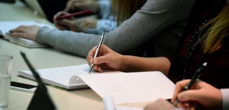 Επίδομα ανεργίας – ΟΑΕΔ: Παρατείνεται κατά δύο μήνες – Τι ισχύει για τους εποχικούς