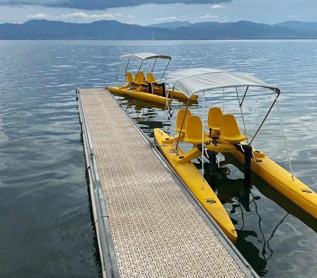 Λίμνη Τριχωνίδα: Ξεκινούν τα καγιάκ, τα ποδήλατα λίμνης και τα sup