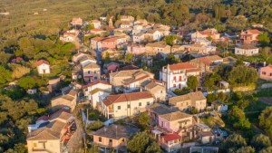 ΕΝΦΙΑ: Με δύο «κόφτες» η καταργησή του σε 12.720 οικισμούς