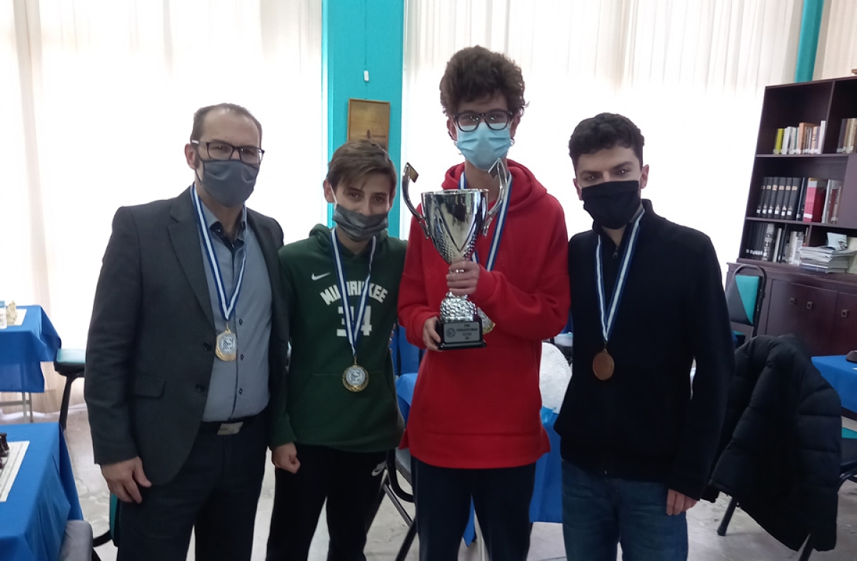 Η Γυμναστική Εταιρεία Αγρινίου κατέκτησε το κύπελλο της Ένωσης Σκακιστικών Σωματείων Δυτικής Ελλάδας.