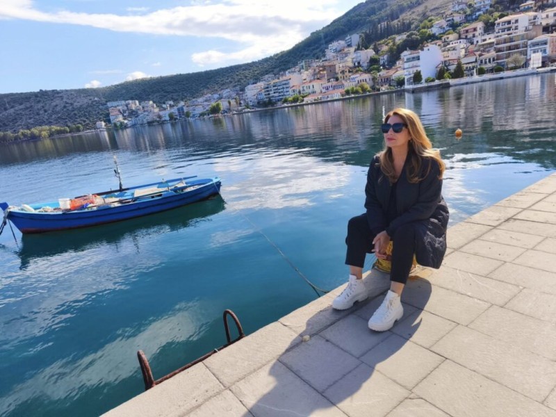 Άφησε τη «Γη της Ελιάς» και χαλάρωσε στην Αμφιλοχία η Γκερέκου