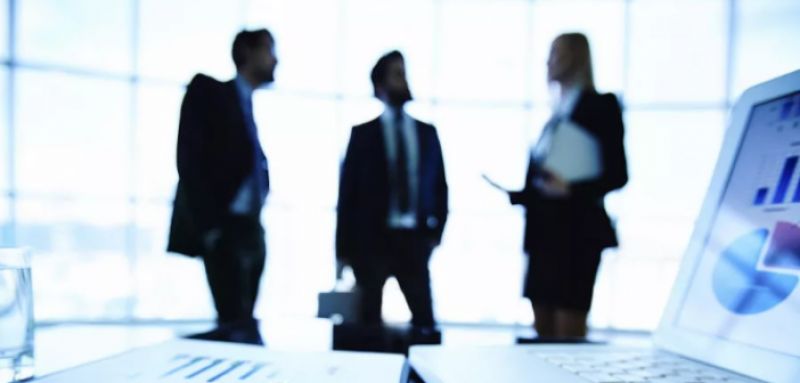 Κορωνοϊός και εργασία: 400-500 ευρώ αντί μισθού για 500.000 εργαζομένους εξετάζει το υπουργείο Εργασίας