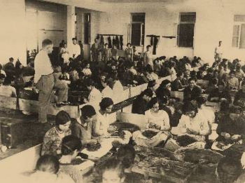 Η ξεχασμένη επεισοδιακή Πρωτομαγιά του 1930 στο Αγρίνιο. Η διαδήλωση και η πορεία καπνεργατών.