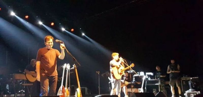 Πλήθος κόσμου στη συναυλία Σωκράτη Μάλαμα – Θανάση Παπακωνσταντίνου στη Βόνιτσα (ΔΕΙΤΕ ΦΩΤΟ)