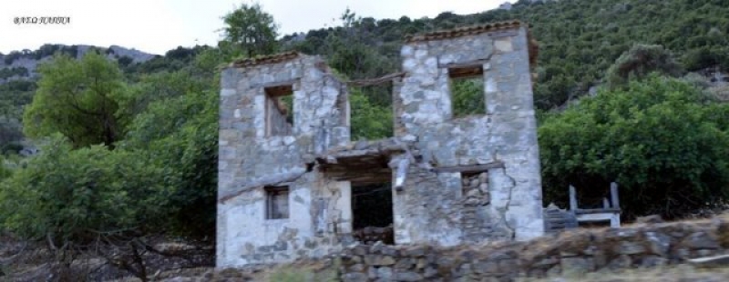 Παλιά Πλαγιά: Το ερειπωμένο γραφικό χωριό… (ΦΩΤΟ: Βάσω Παππά)