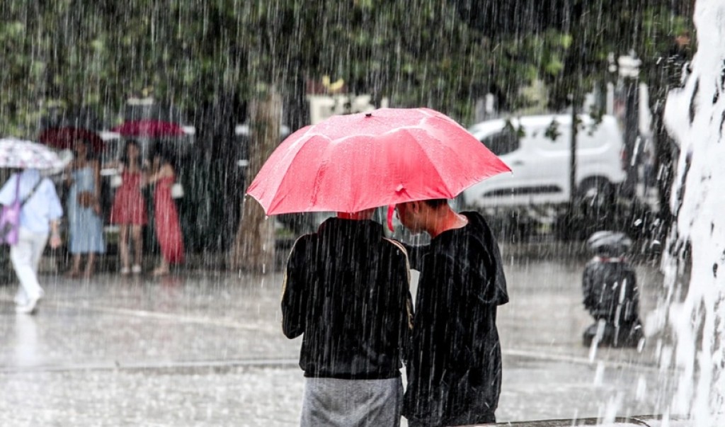 Καιρός: Βροχές και καταιγίδες σήμερα Τρίτη – Άστατος ο Φεβρουάριος κατά περιόδους