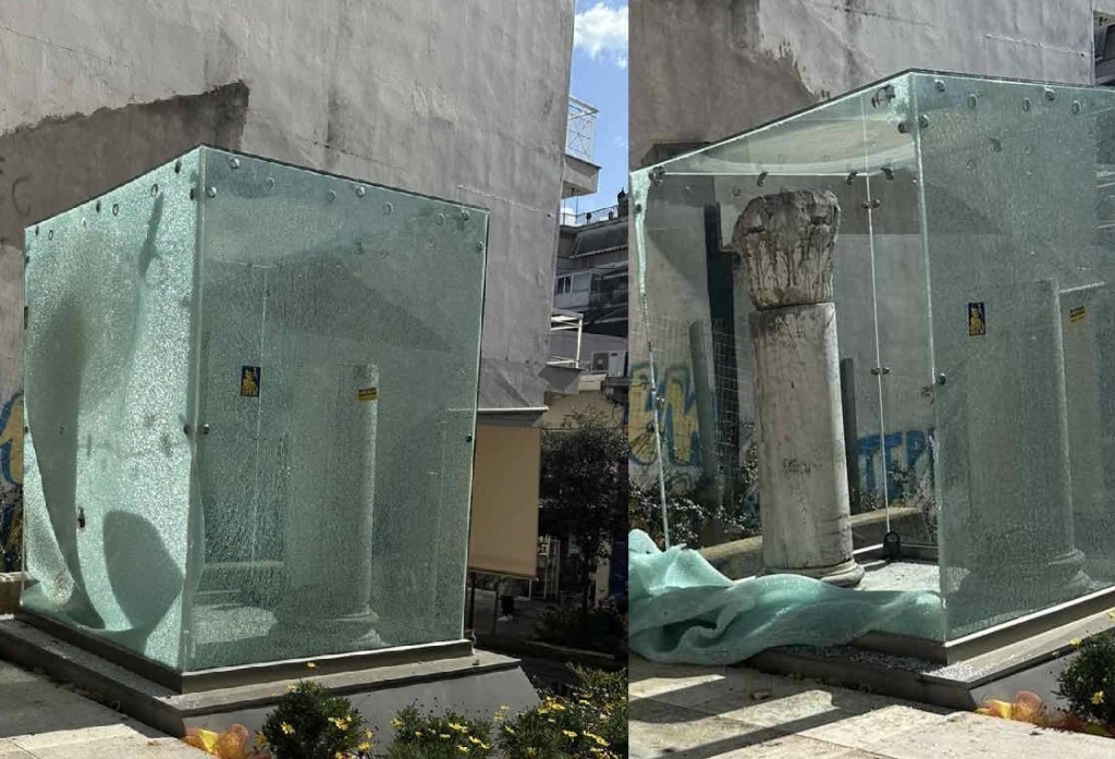 Aγρίνιο: Δεν σταματούν οι βανδαλισμοί στους κίονες έξω από την Μητρόπολη