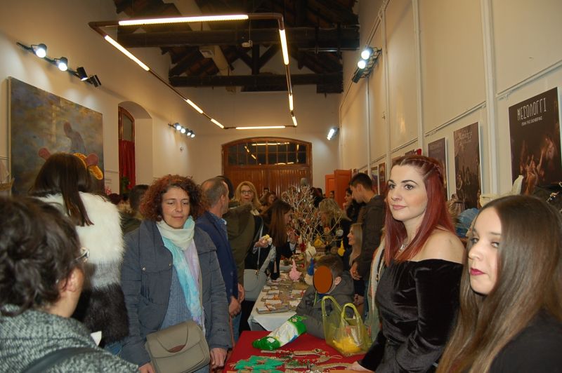 Με πολύ αγάπη και διάθεση για προσφορά το Χριστουγεννιάτικο bazaar  στον Δήμο Ι.Π. Μεσολογγίου