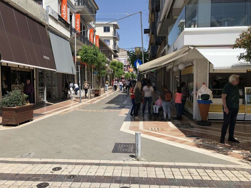Έκτακτο βοήθημα 300 ή 534 ευρώ σε ελεύθερους επαγγελματίες (λίστα)
