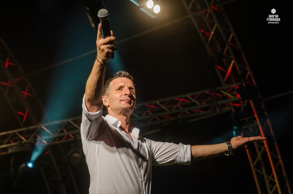 Κάλεσμα κεφιού στο Αγρίνιο: Δημήτρης Μπάσης live στη χοροεσπερίδα της Ένωσης το Σάββατο 14 Φεβρουαρίου 2026, στις 21:00